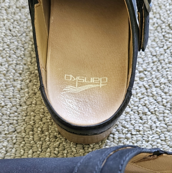 Dansko clogs - Picture 6 of 9